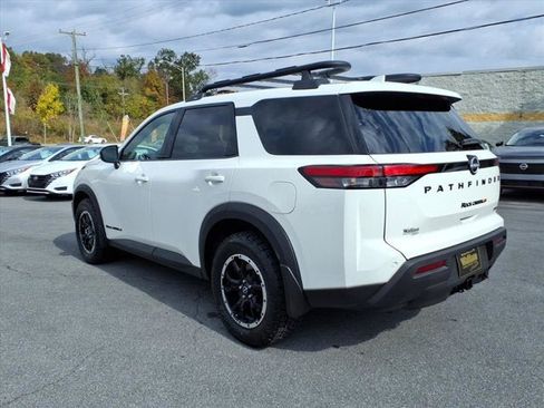 New 2025 Nissan Pathfinder Rock Creek image 3