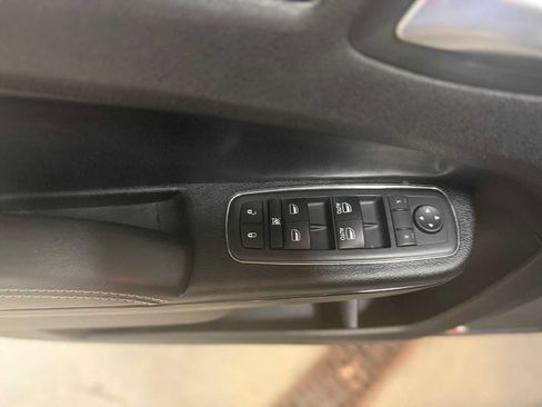 Used 2016 Chrysler 300 S RWD image 28