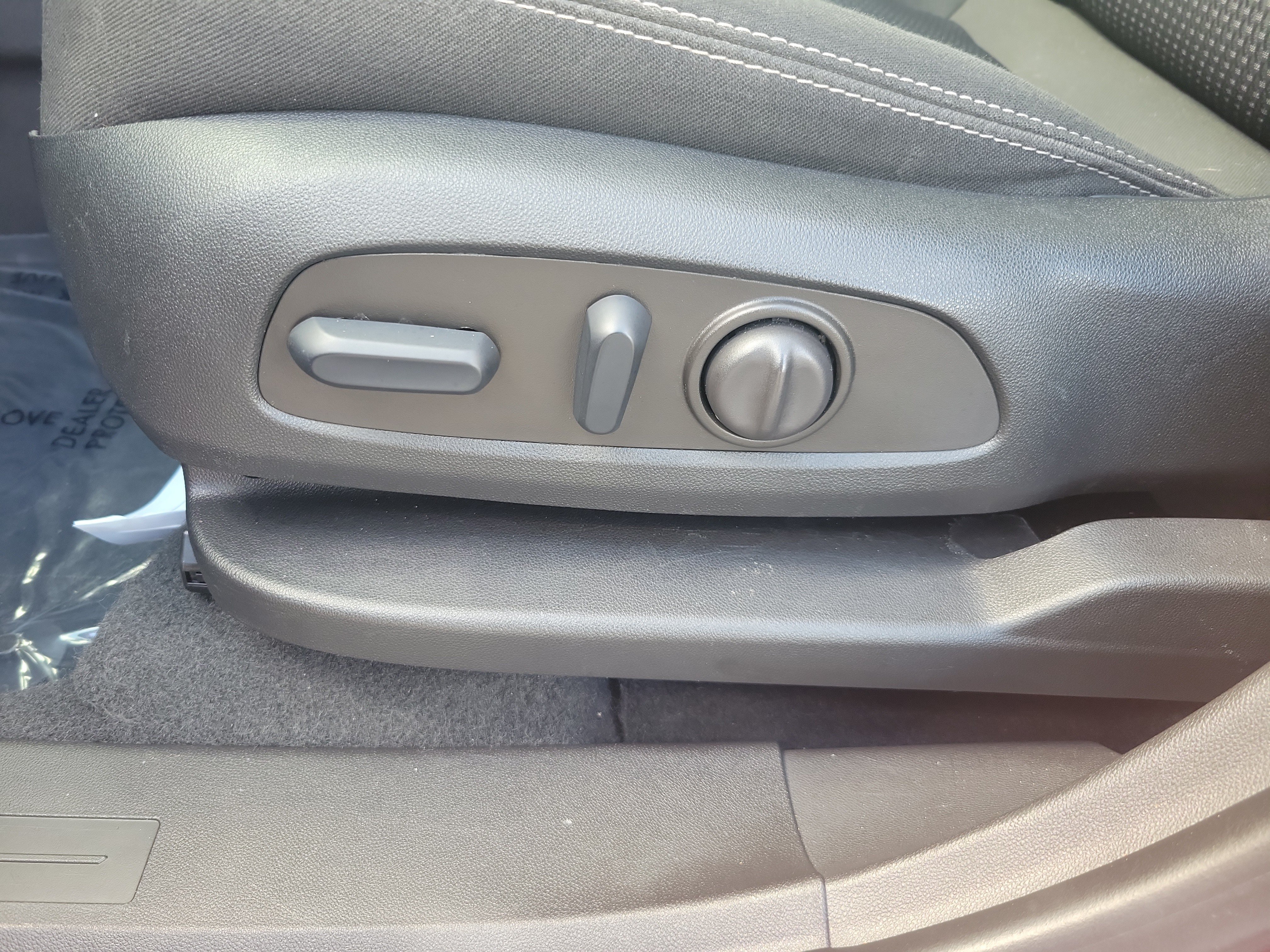 Used 2023 GMC Terrain SLE w/ Driver Convenience Package FWD image 16