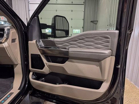 Used 2025 Ford F450 Platinum w/ Platinum Plus Package AWD/4WD image 23