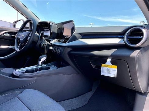 New 2026 Chevrolet Trax LS w/ LS Convenience Package FWD image 9