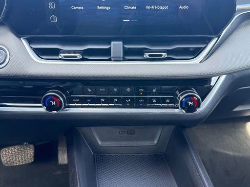 Used 2026 Chevrolet Equinox LT w/ Convenience Package II image 32