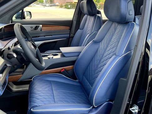 New 2026 Cadillac Vistiq Premium Luxury image 12