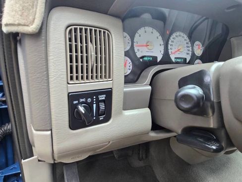 Used 2005 Dodge Ram 1500 Truck SLT image 20