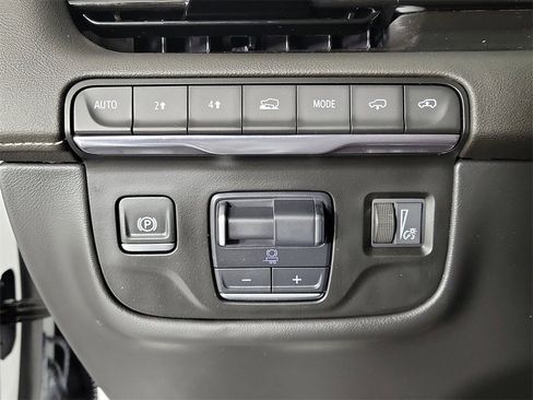 Certified 2024 Cadillac Escalade Sport w/ LPO, ONYX Package image 32