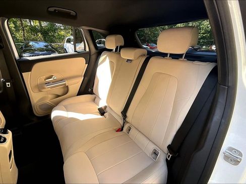 Used 2025 Mercedes-Benz GLA 250 4MATIC image 28