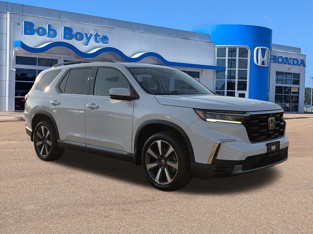Used 2025 Honda Pilot Elite image 3
