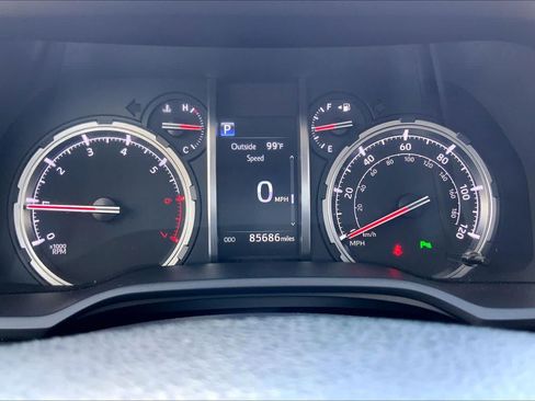 Used 2021 Toyota 4Runner Limited AWD/4WD image 25