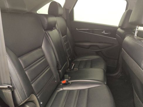 Used 2020 Kia Sorento EX AWD/4WD image 19