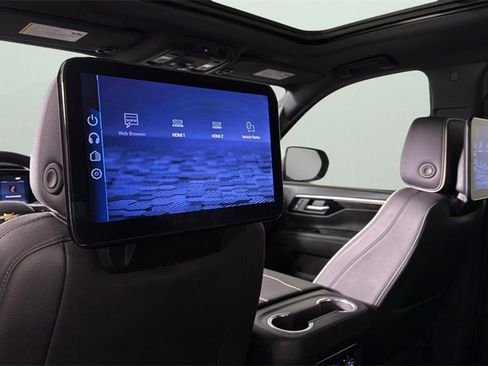 Certified 2025 Chevrolet Suburban Premier image 29