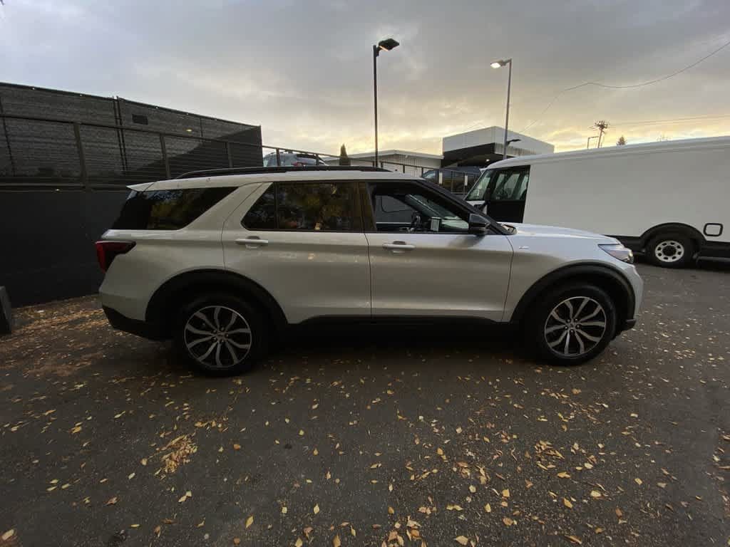 Used 2026 Ford Explorer ST-Line AWD/4WD image 7