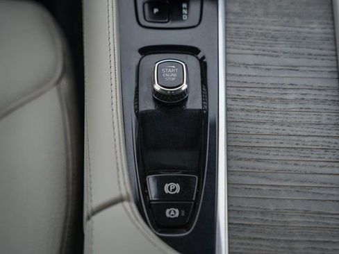 Used 2024 Volvo XC90 B6 Plus w/ Protection Package image 25