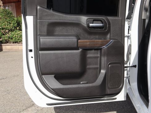 Used 2020 Chevrolet Silverado 1500 LT Trail Boss image 39