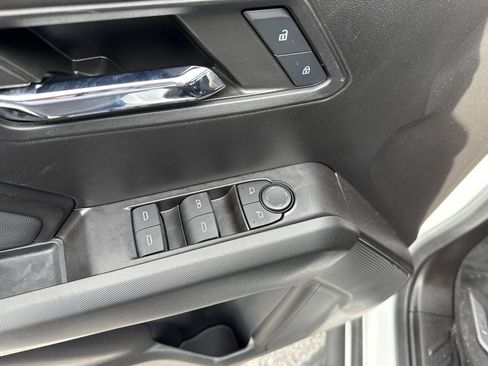Used 2024 Chevrolet Colorado LT RWD image 14