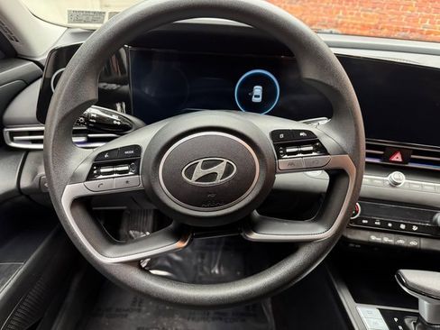 Used 2024 Hyundai Elantra SEL image 14