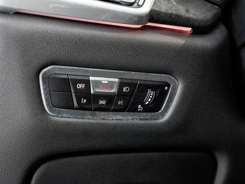 Used 2022 BMW X5 xDrive40i AWD/4WD image 11