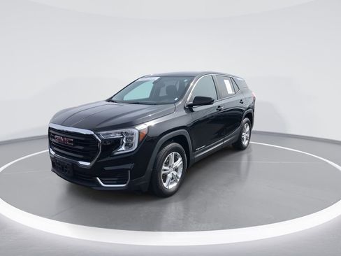 Used 2023 GMC Terrain SLE image 4