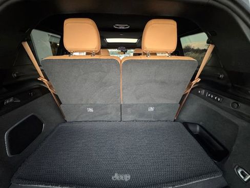 Used 2022 Jeep Grand Cherokee L Summit w/ Advanced Protech Group IV image 31