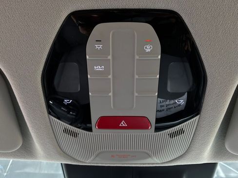 Used 2025 Kia K4 FWD image 16