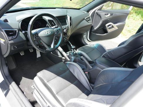 Used 2016 Hyundai Veloster Turbo FWD image 33