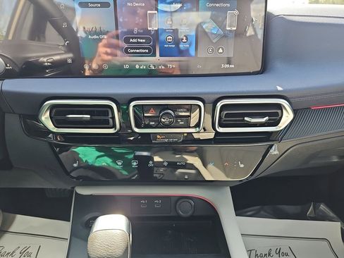 New 2026 Nissan Sentra SL w/ Floor Mat Package image 27