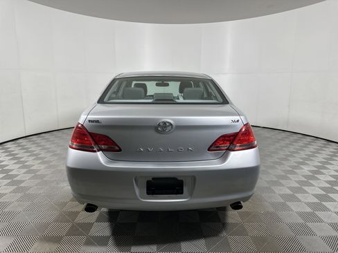 Used 2006 Toyota Avalon XLS image 6