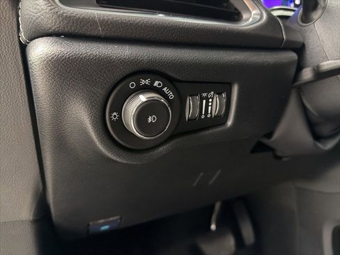 New 2026 Chrysler Pacifica Limited image 15