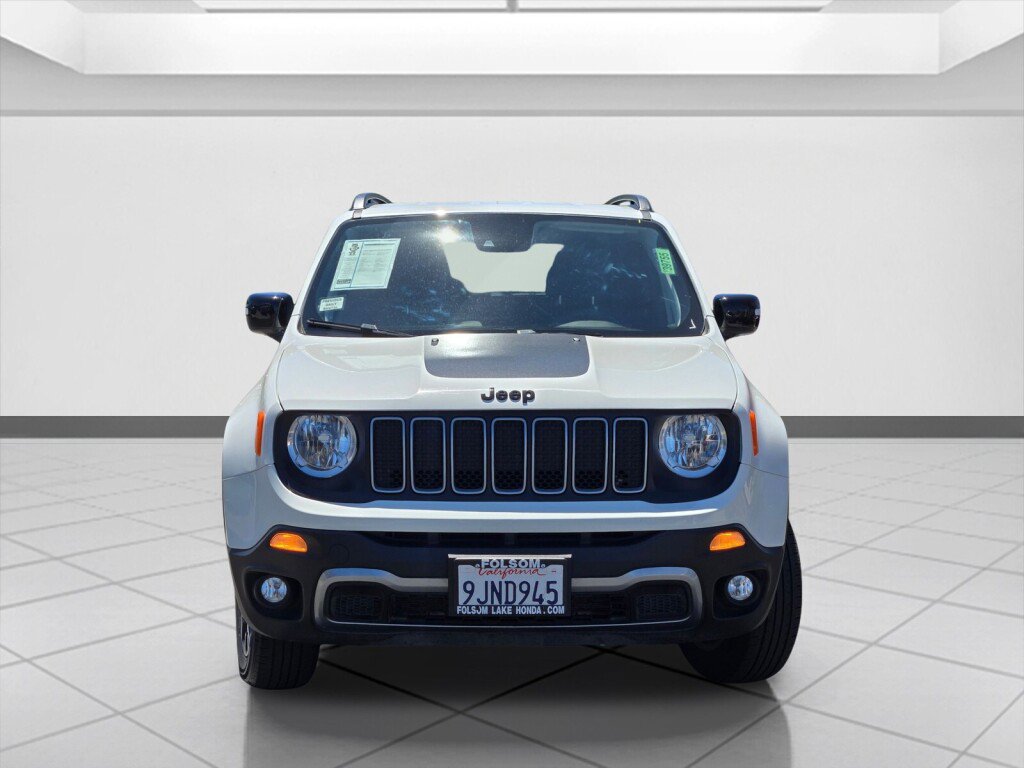 Used 2023 Jeep Renegade Latitude AWD/4WD image 2