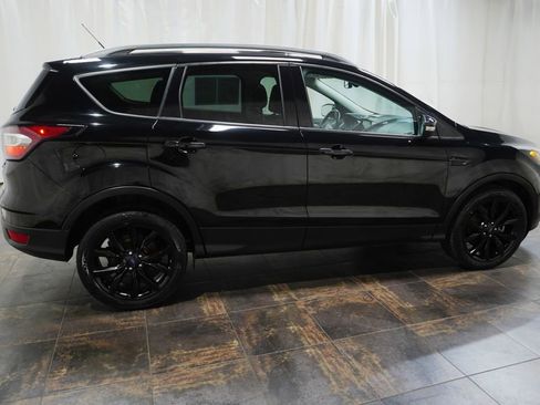 Used 2017 Ford Escape Titanium image 4