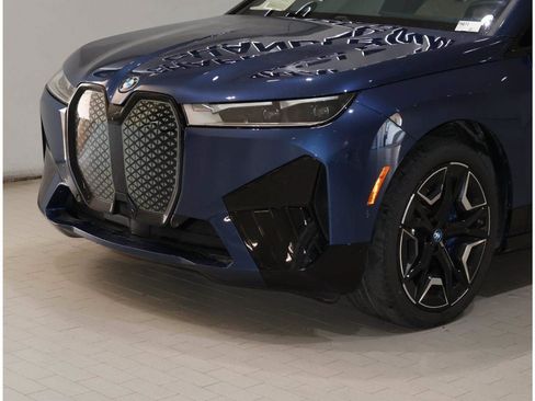 Used 2024 BMW iX xDrive50 w/ Premium Package AWD/4WD image 2