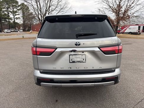 Used 2023 Toyota Sequoia Limited image 4