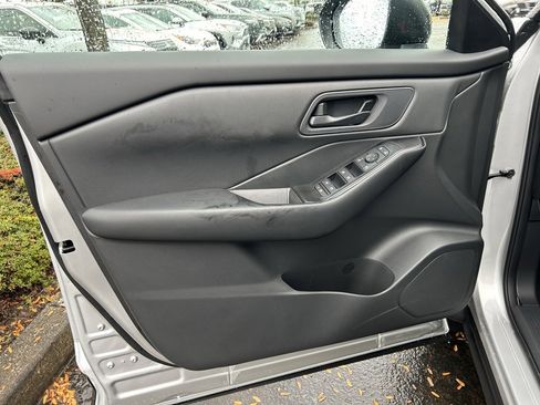 New 2025 Nissan Rogue S image 9