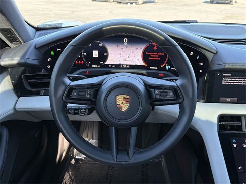 Used 2022 Porsche Taycan 4S image 8
