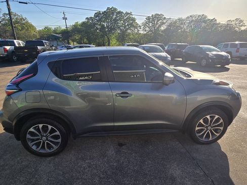 Used 2017 Nissan Juke SV w/ Technology Package FWD image 14