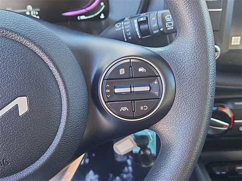 Used 2023 Kia Soul LX w/ LX Technology Package image 19