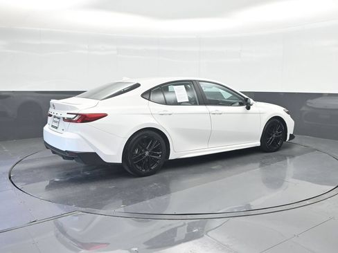 Used 2025 Toyota Camry SE FWD image 15