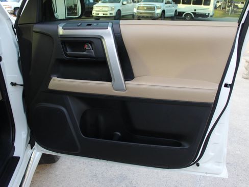 Used 2012 Toyota 4Runner SR5 w/ Convenience Pkg image 27