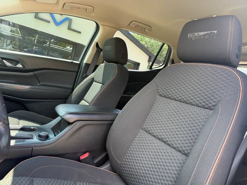 Used 2017 GMC Acadia SLE w/ Driver Alert Package I AWD/4WD image 16