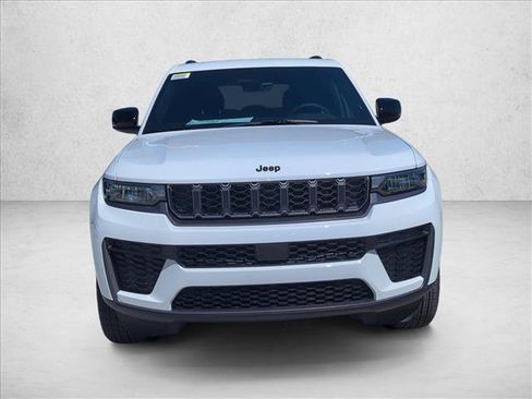 New 2026 Jeep Grand Cherokee Altitude RWD image 5
