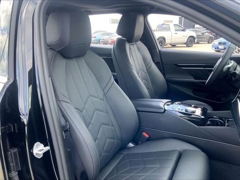 Used 2025 BMW 530i image 8