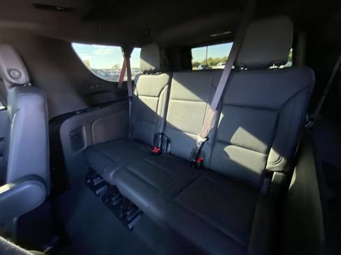 Used 2025 Chevrolet Suburban Z71 w/ Comfort Package AWD/4WD image 15