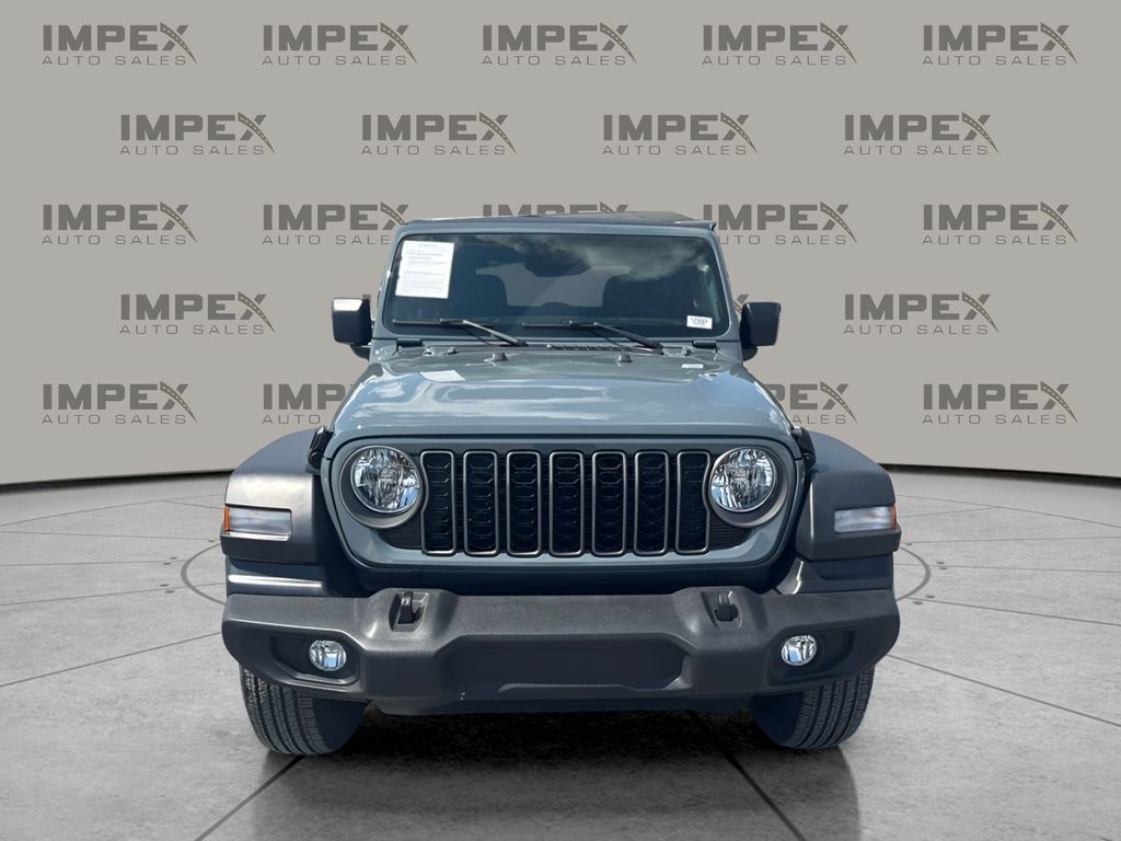Used 2025 Jeep Wrangler Sport AWD/4WD image 8