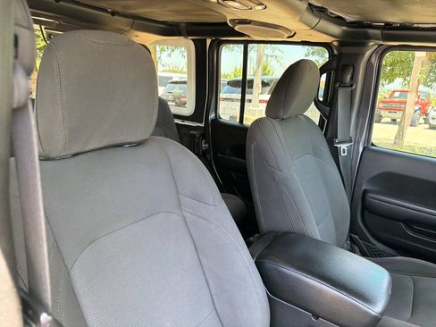 Used 2020 Jeep Wrangler Unlimited Sport AWD/4WD image 35