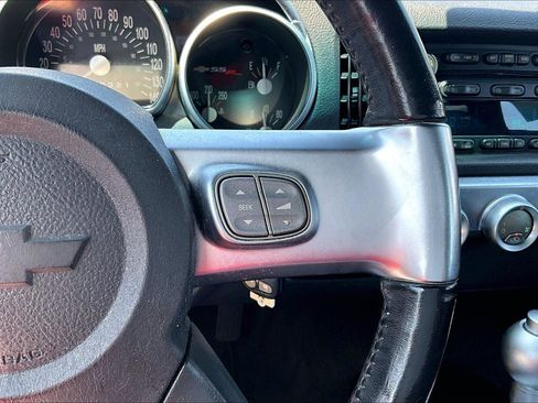 Used 2006 Chevrolet SSR w/ Preferred Equipment Group RWD image 11