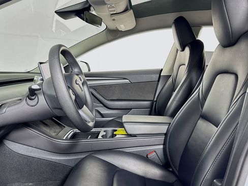 Used 2023 Tesla Model 3 Standard Range image 9