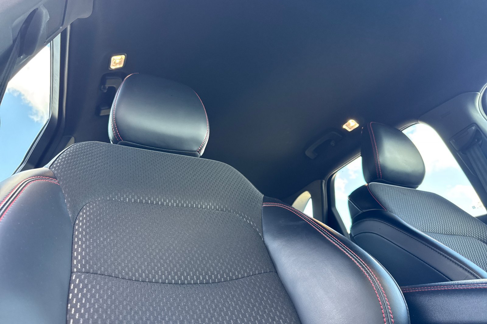 Used 2025 Ford Escape ST-Line FWD image 19
