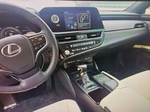 Used 2022 Lexus ES 300h w/ Premium Package FWD image 10