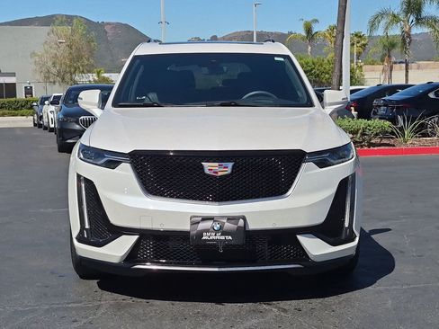 Used 2023 Cadillac XT6 Sport w/ Technology Package AWD/4WD image 3