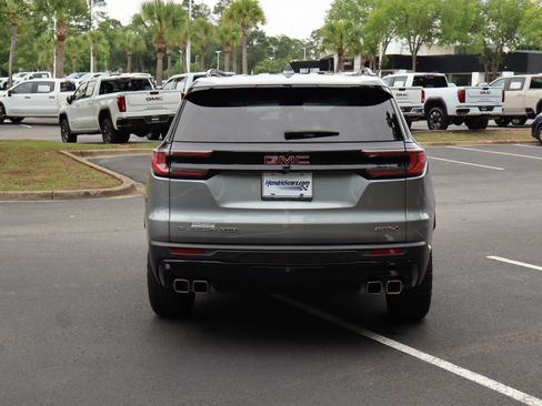 Used 2025 GMC Acadia AT4 w/ Luxury Package AWD/4WD image 8