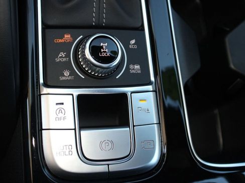 Used 2025 Kia Telluride SX Prestige image 26